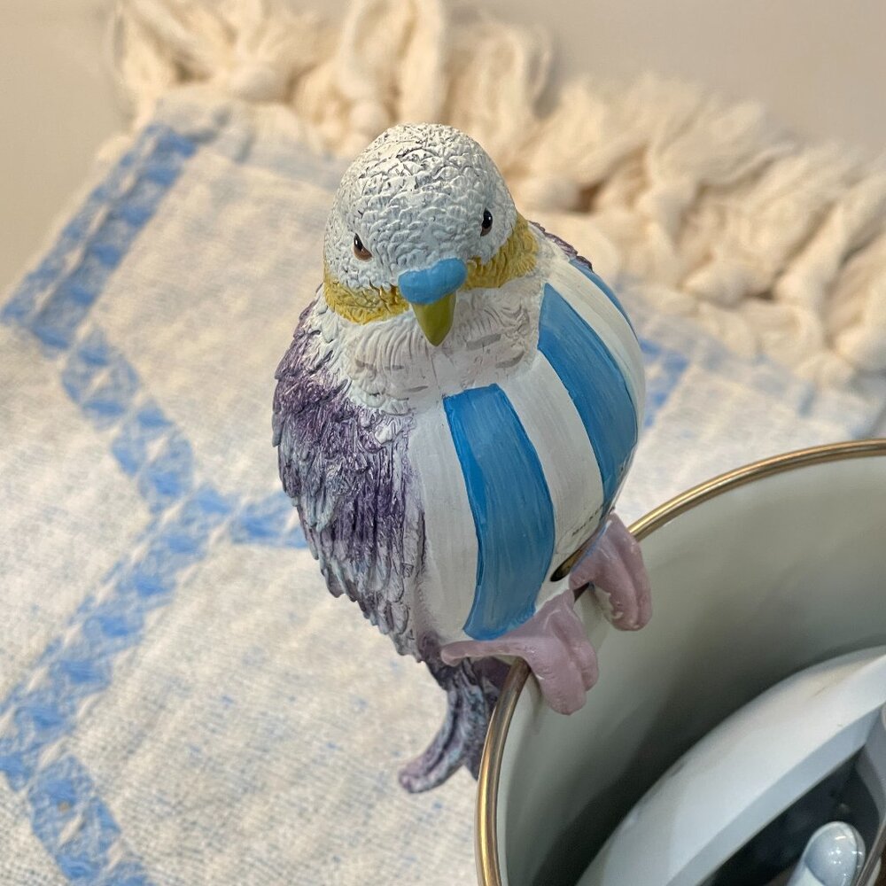 Bluebird Conservatory | MacKenzie-Childs Blue Striped Parrot Pot Climber – New - Picture 14 of 14